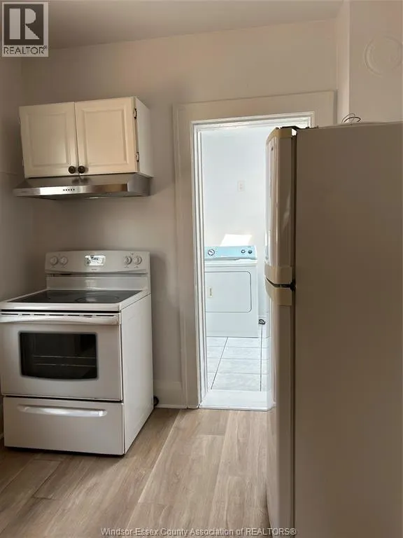 442 ERIE STREET West