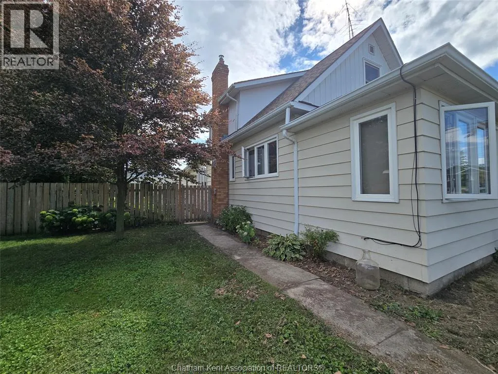 5093 DUFFERIN AVENUE