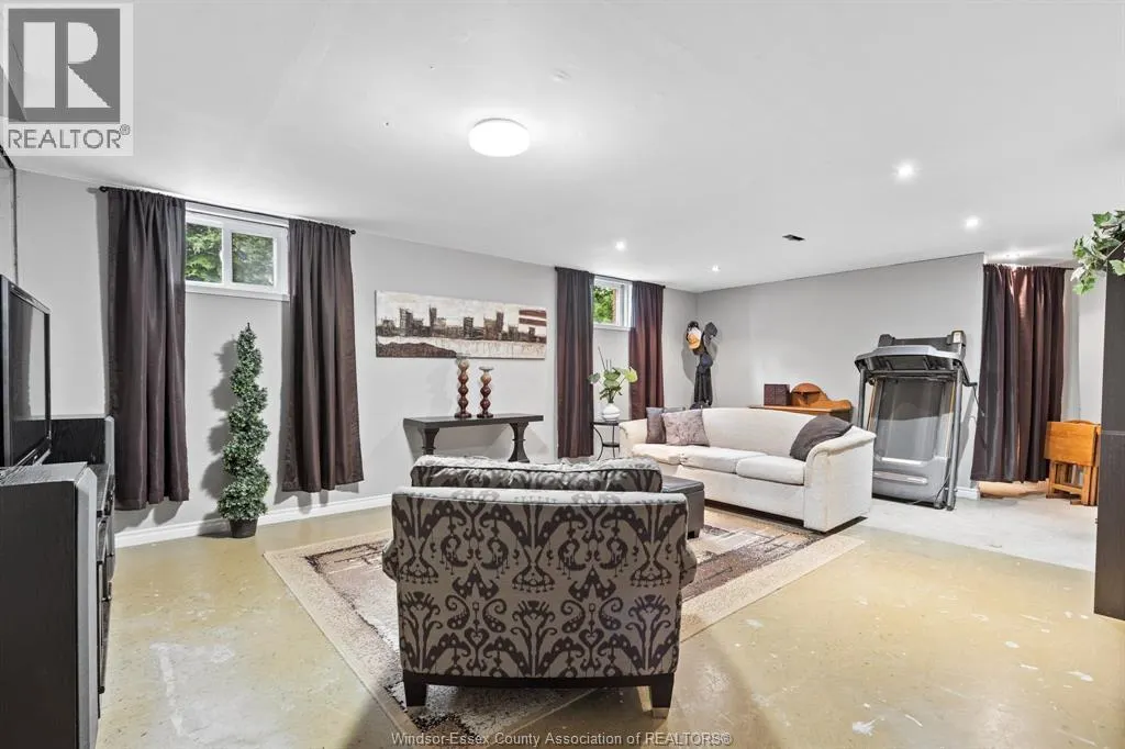 426 KING STREET East