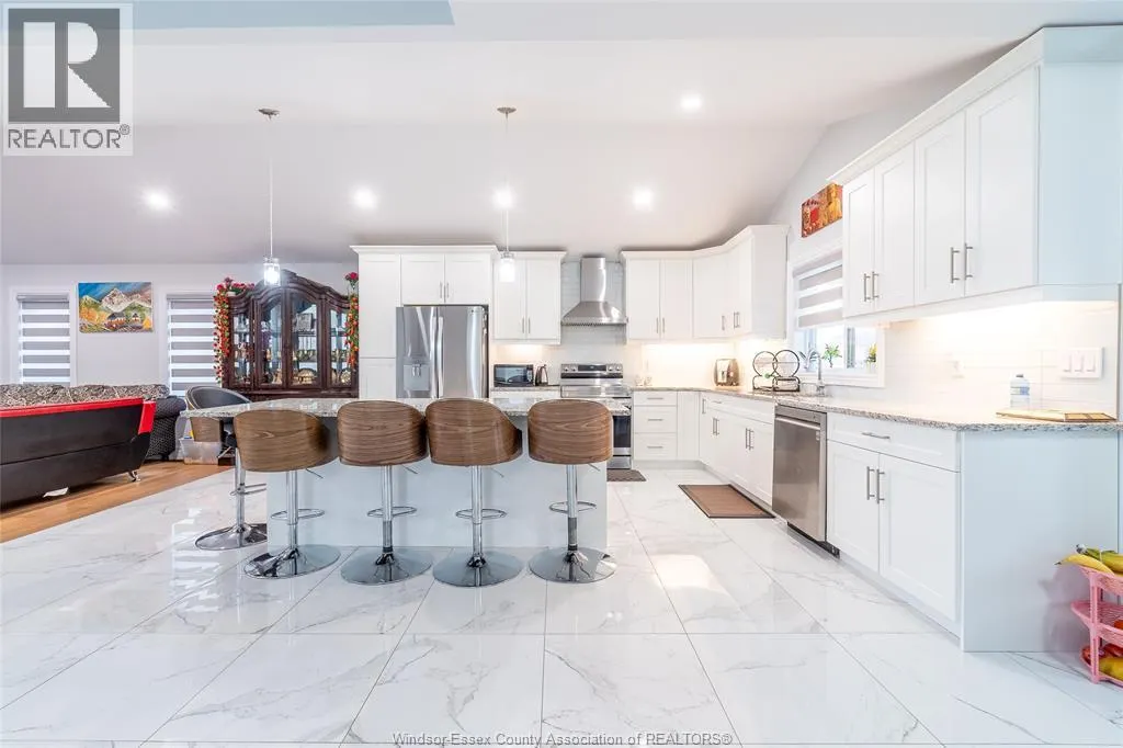 44 PEACHTREE LANE