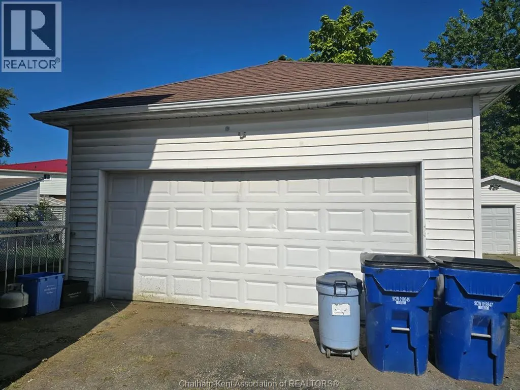 159 McNaughton AVENUE West