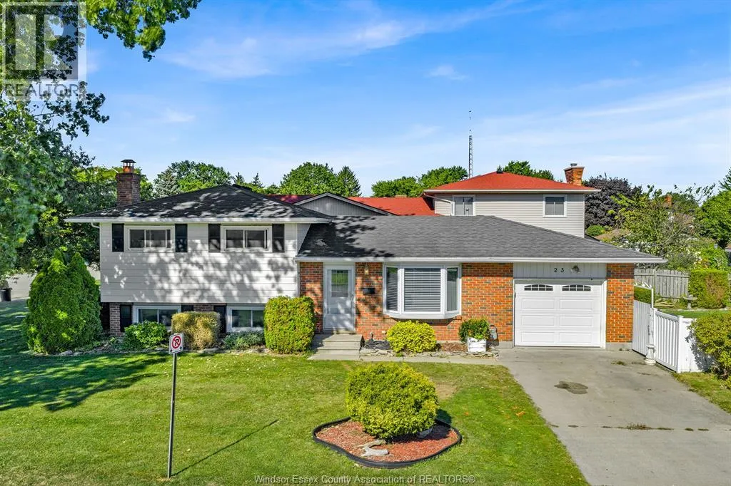 23 Camelot AVENUE
