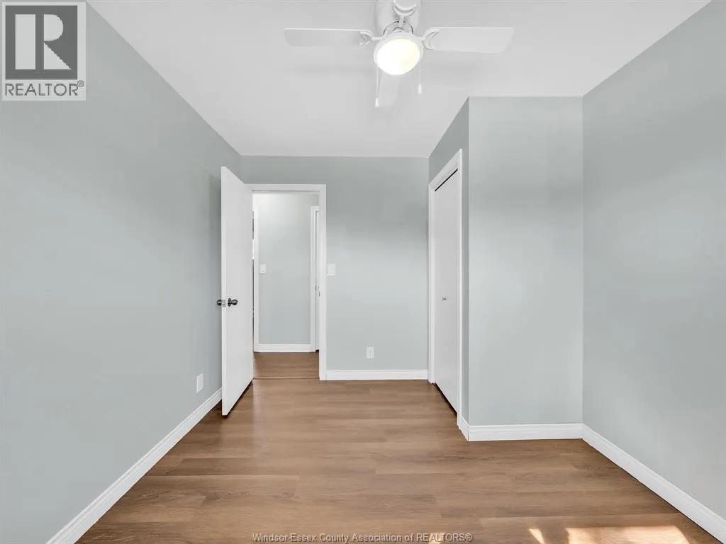 23 Camelot AVENUE