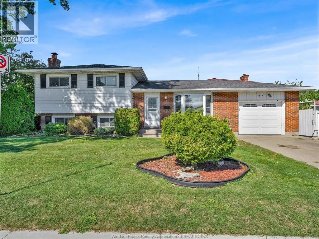 23 Camelot AVENUE