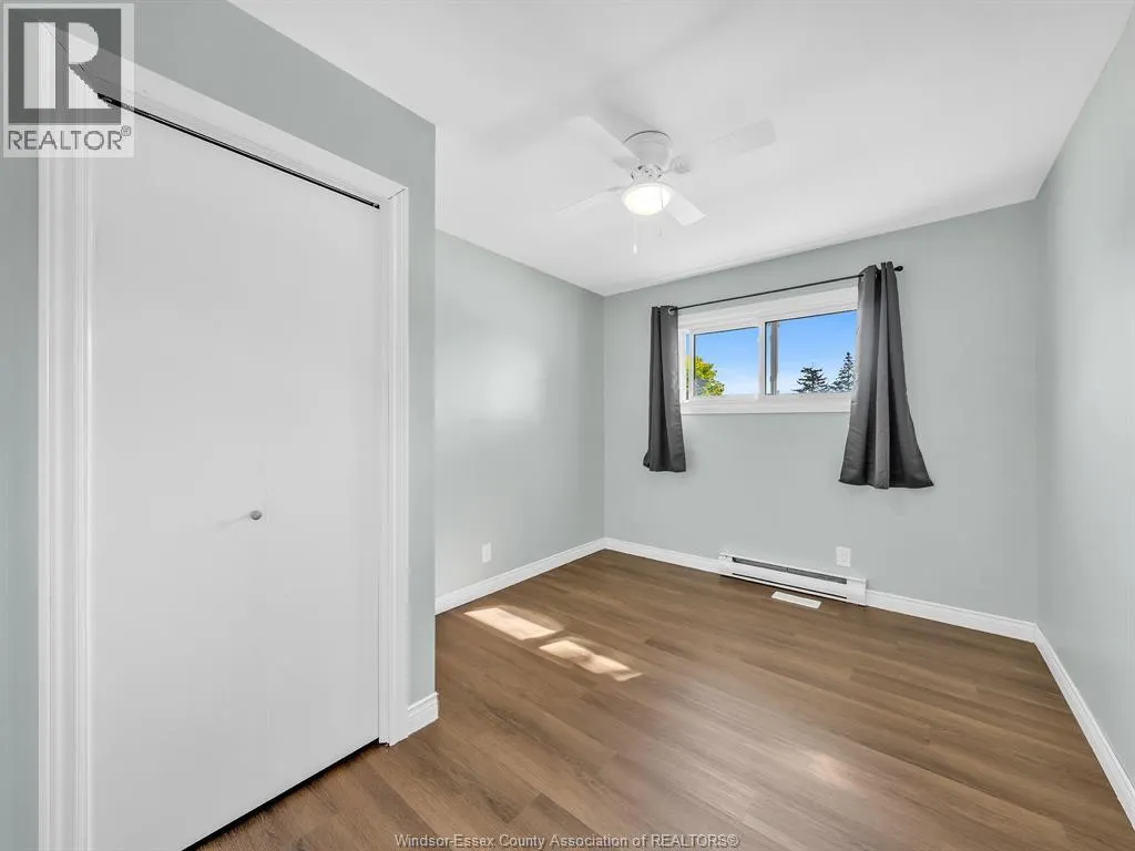 23 Camelot AVENUE