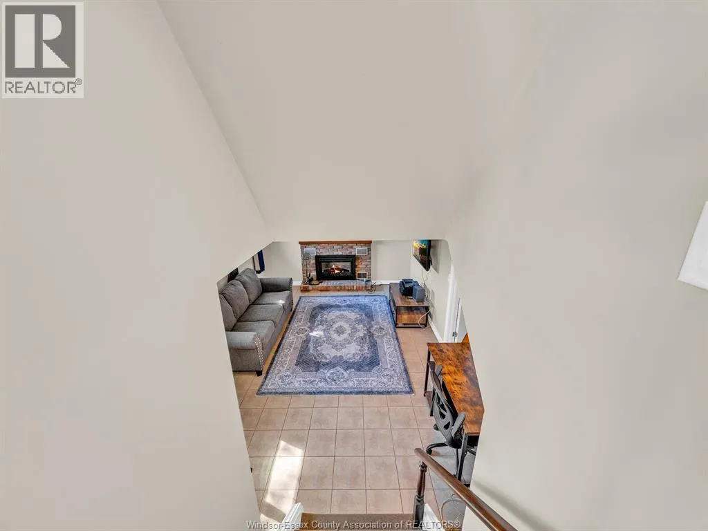23 Camelot AVENUE