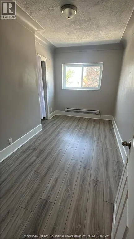 900-904 ELSMERE AVENUE Unit# 902