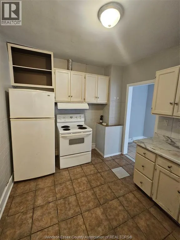 900-904 ELSMERE AVENUE Unit# 902