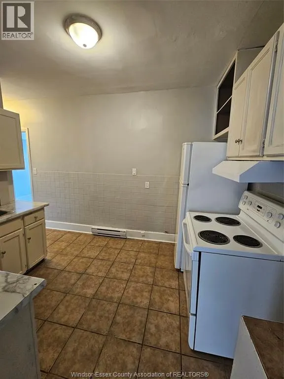 900-904 ELSMERE AVENUE Unit# 902
