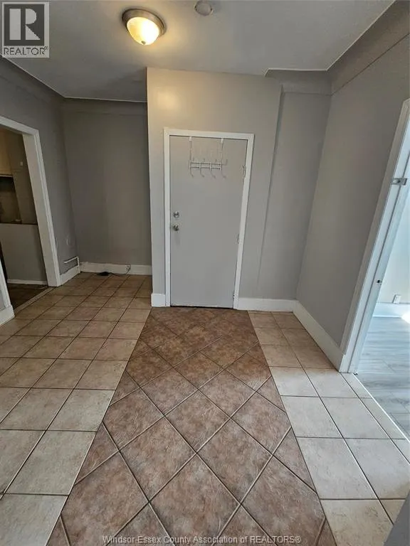 900-904 ELSMERE AVENUE Unit# 902