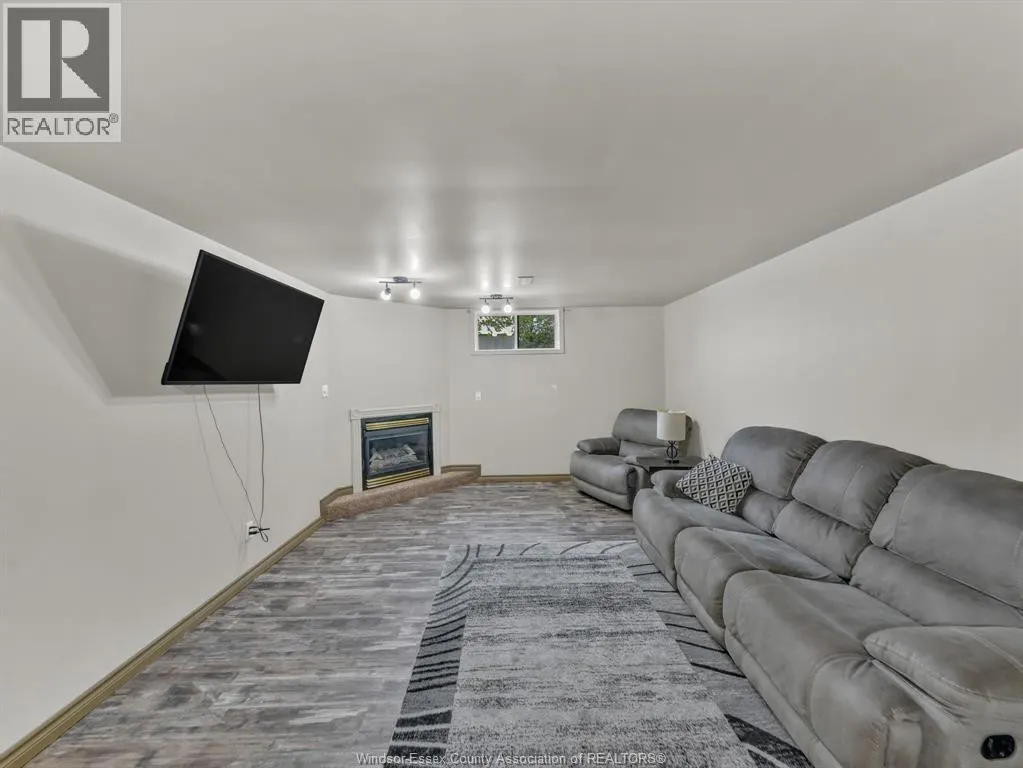 51 SANTOS DRIVE