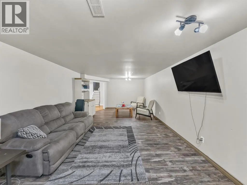 51 SANTOS DRIVE