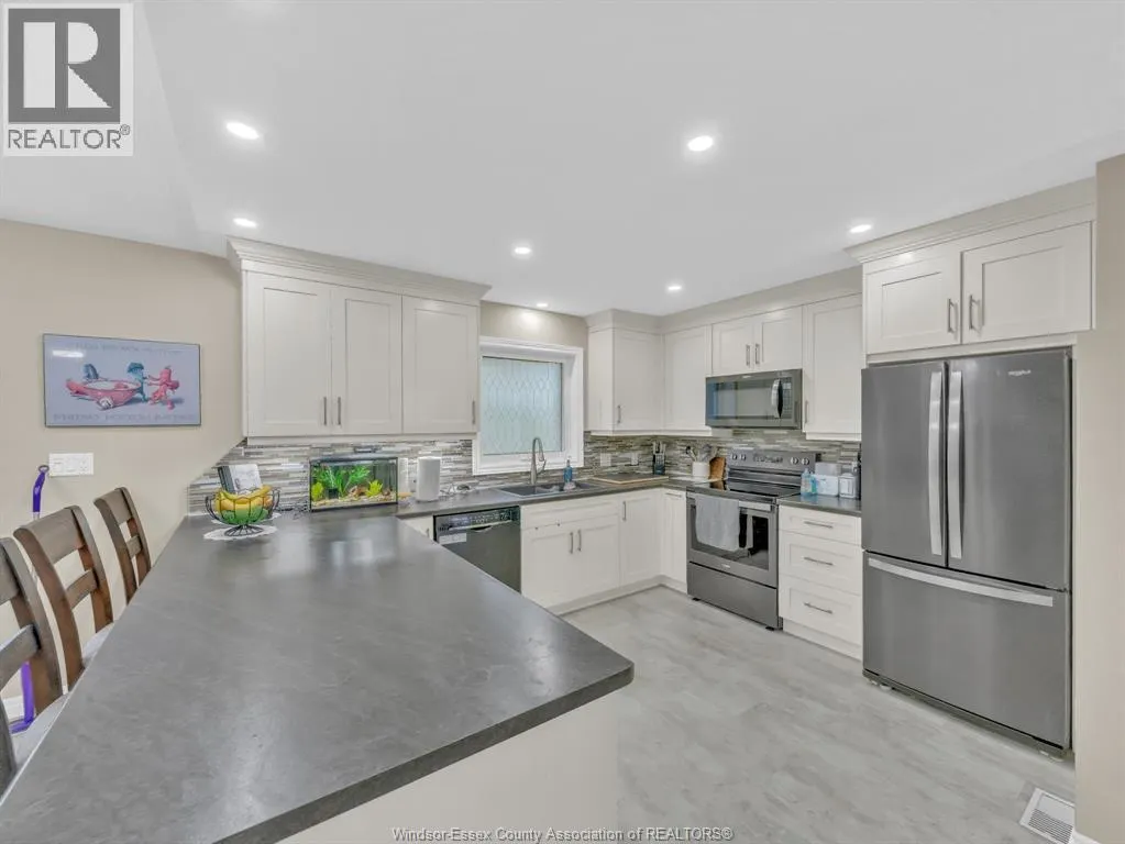 51 SANTOS DRIVE