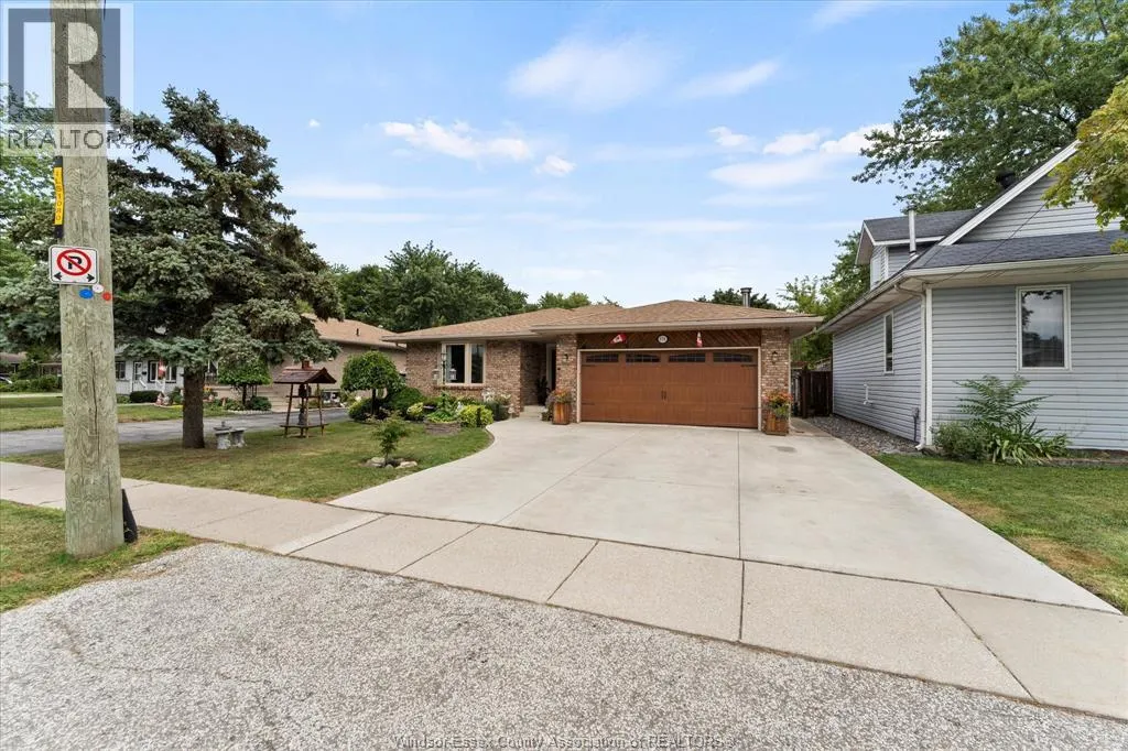 576 Lesperance