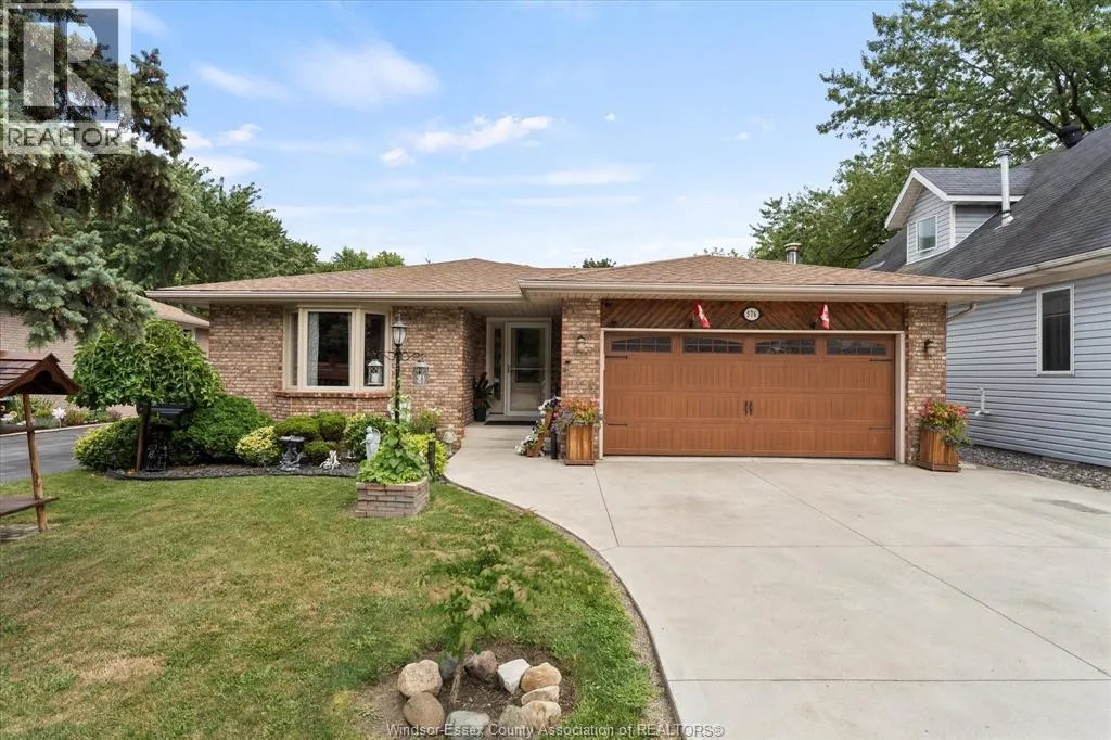 576 Lesperance