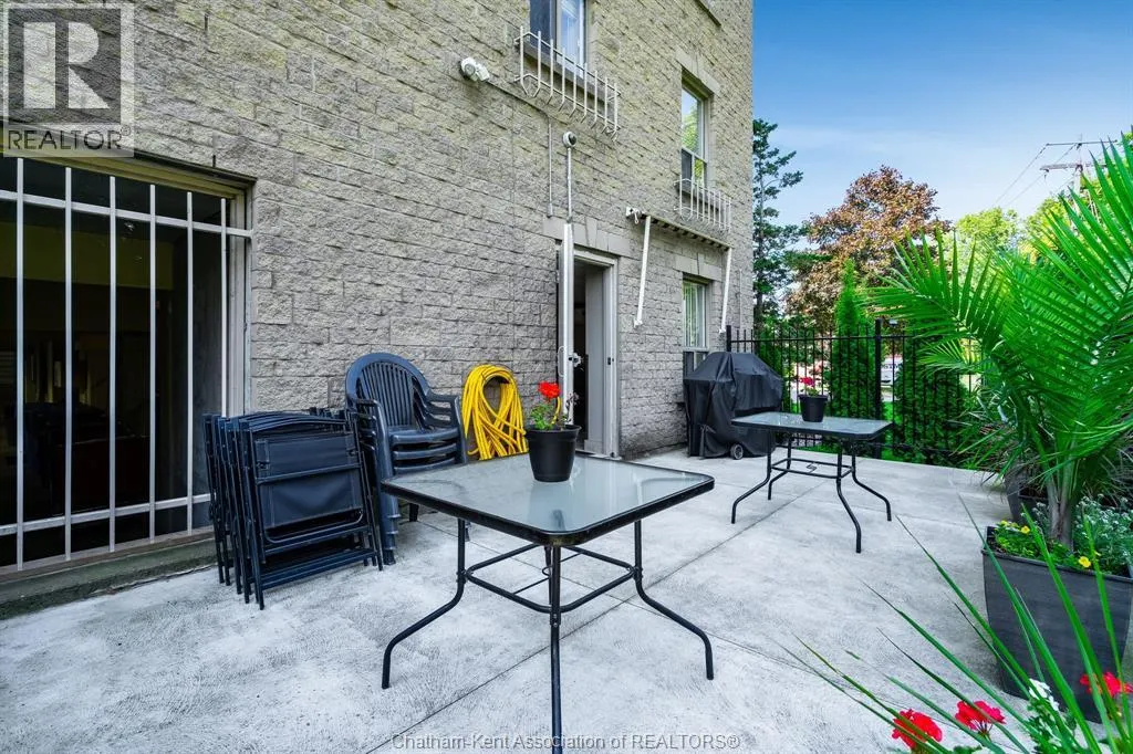 10 Van Allen AVENUE Unit# 702
