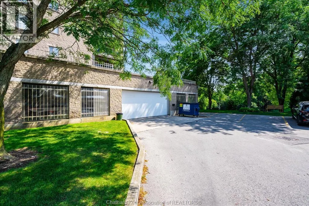 10 Van Allen AVENUE Unit# 702