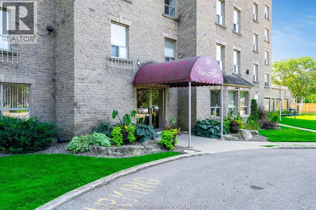 10 Van Allen AVENUE Unit# 702