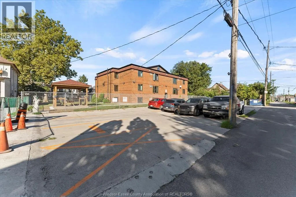 1160 HOWARD Unit# 102