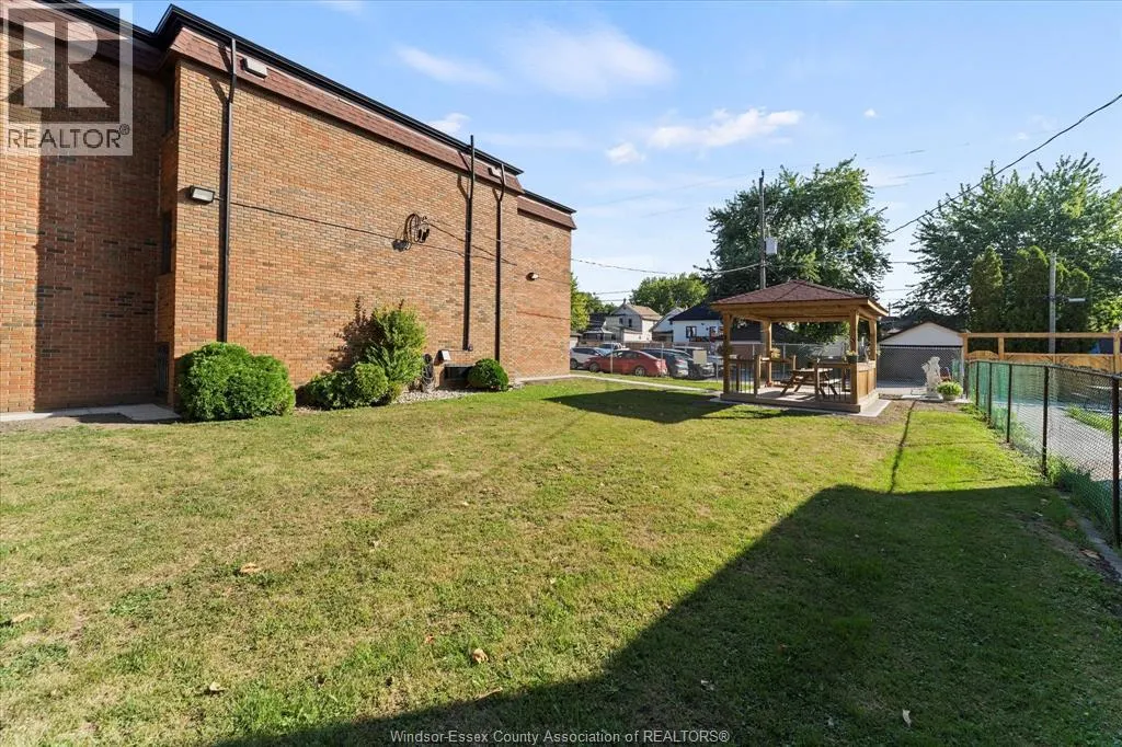1160 HOWARD Unit# 102