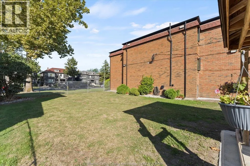 1160 HOWARD Unit# 102