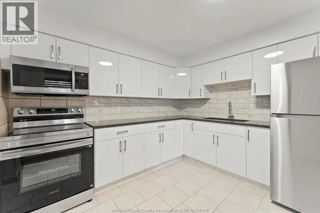 1160 HOWARD Unit# 102