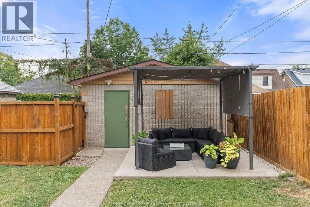 785 Moy AVENUE