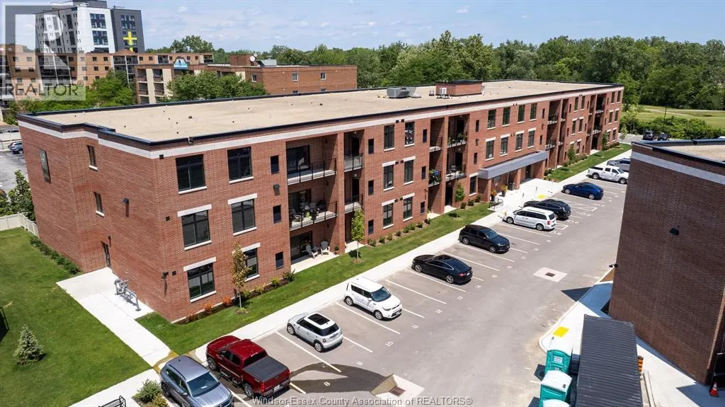 3160 MEADOWBROOK LANE Unit# 111
