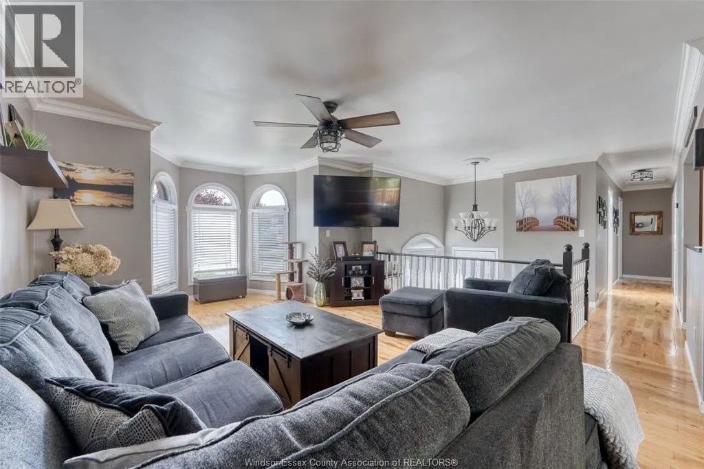 163 KLUNDERT CRESCENT
