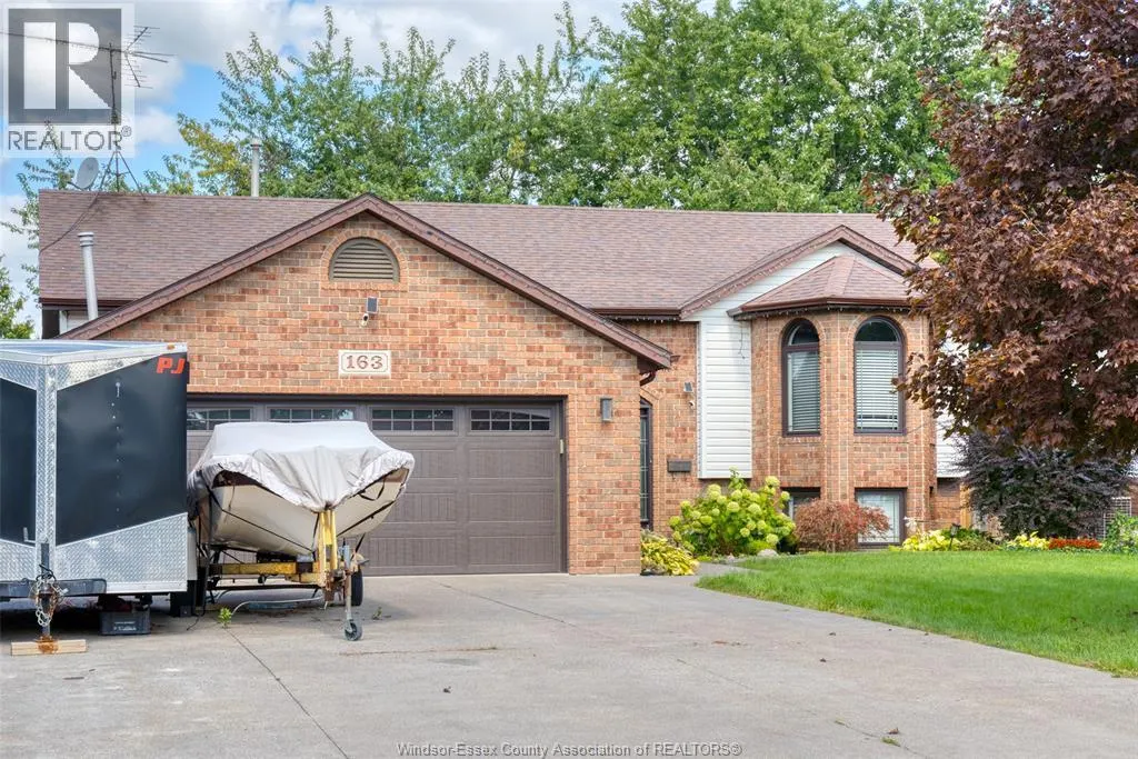 163 KLUNDERT CRESCENT