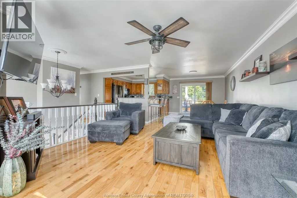 163 KLUNDERT CRESCENT
