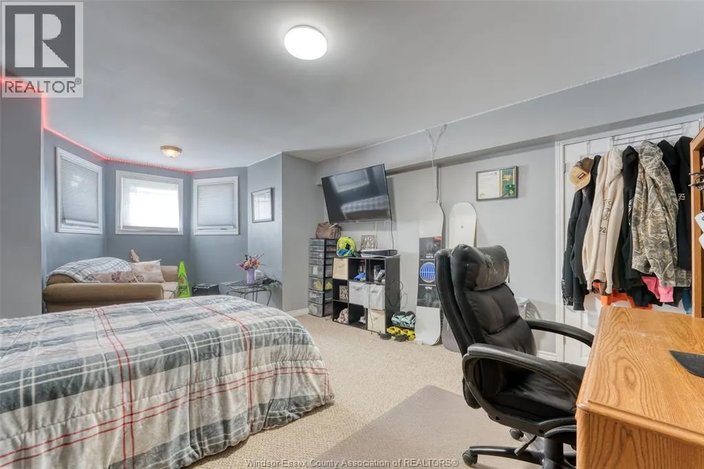 163 KLUNDERT CRESCENT