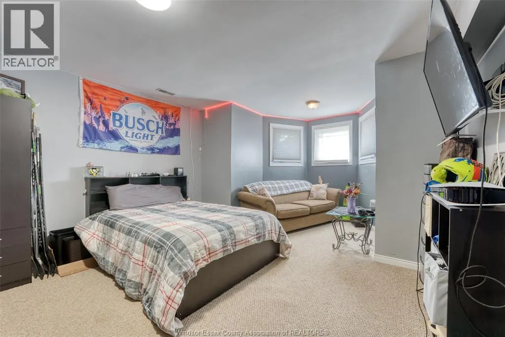 163 KLUNDERT CRESCENT