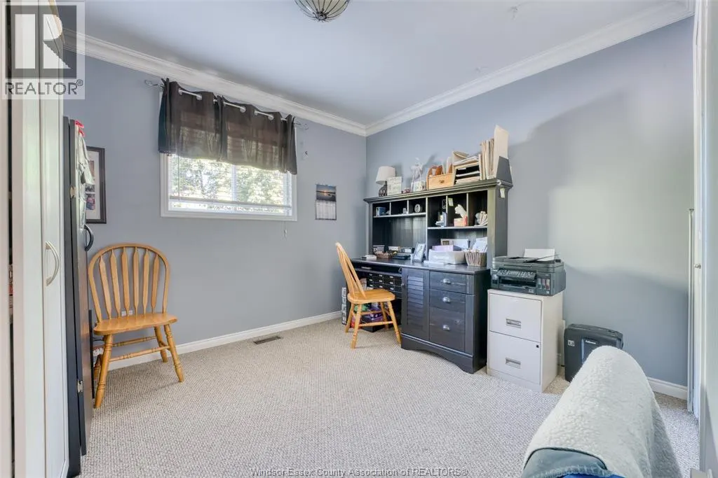 163 KLUNDERT CRESCENT