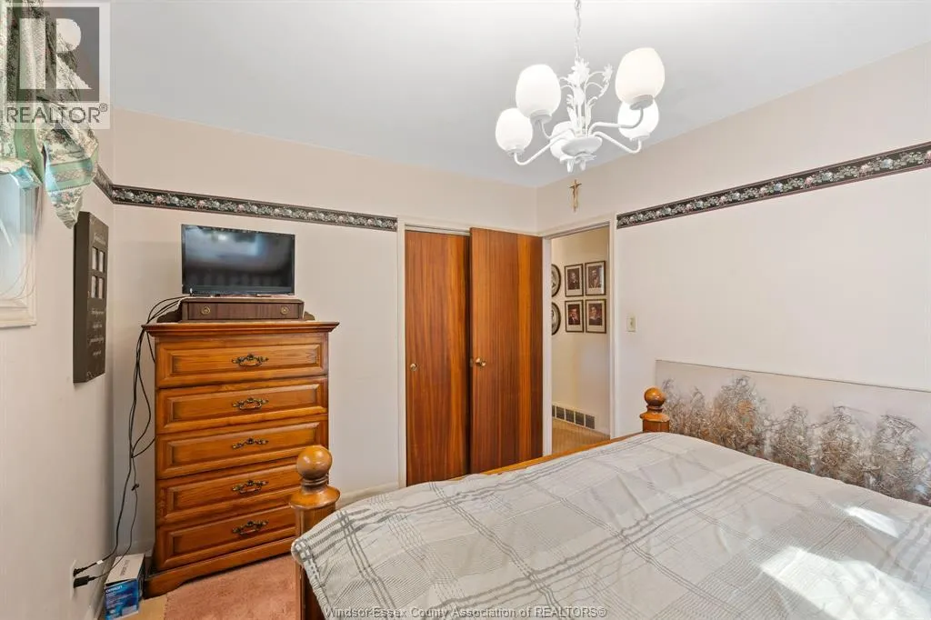 10 Alderton