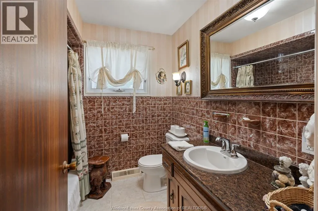 10 Alderton