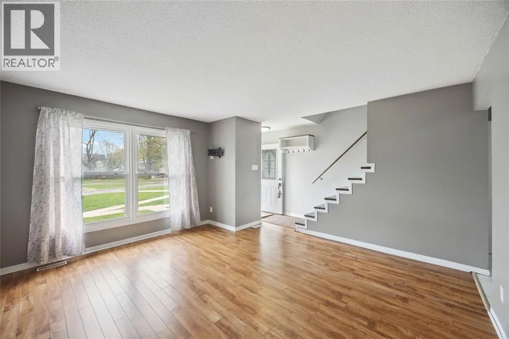 825 Exmouth STREET Unit# 27, #27