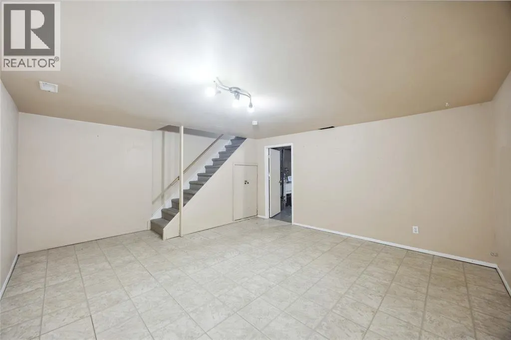 825 Exmouth STREET Unit# 27, #27