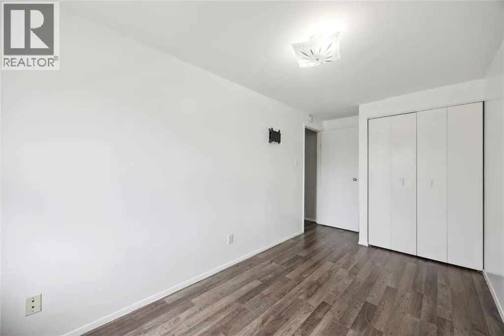 825 Exmouth STREET Unit# 27, #27