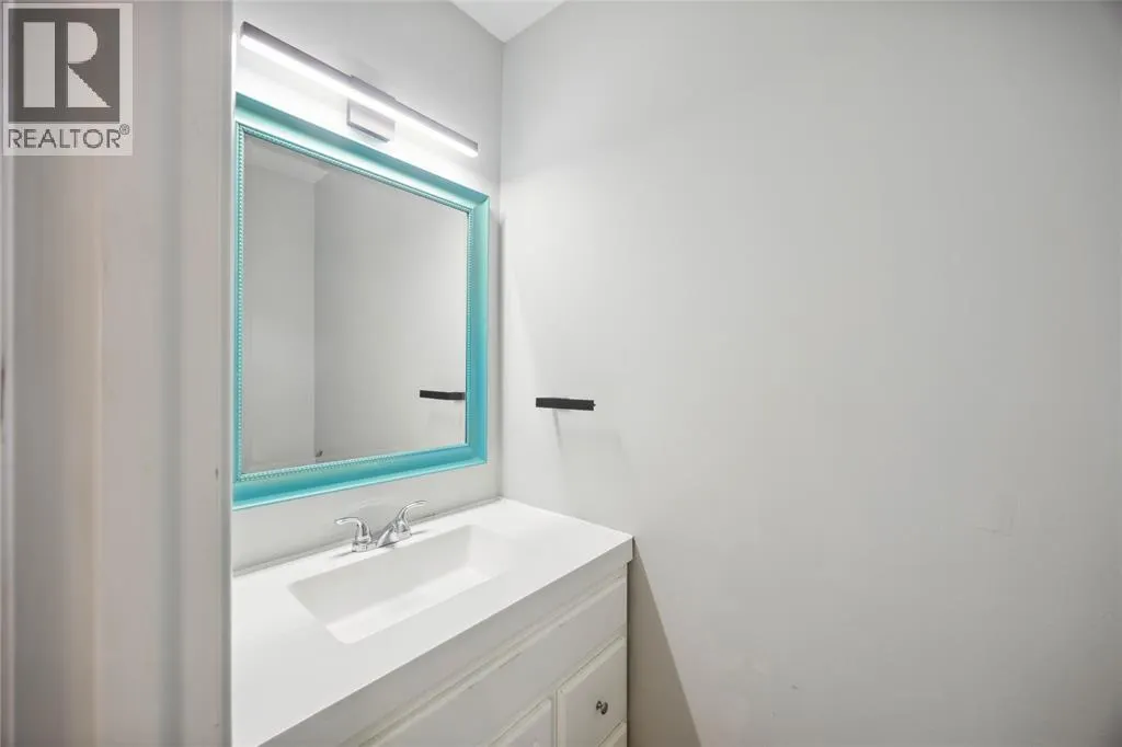 825 Exmouth STREET Unit# 27, #27