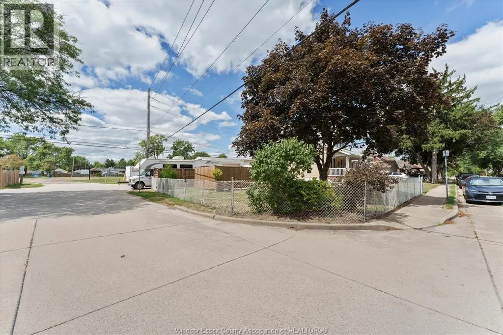 1089 Prado PLACE