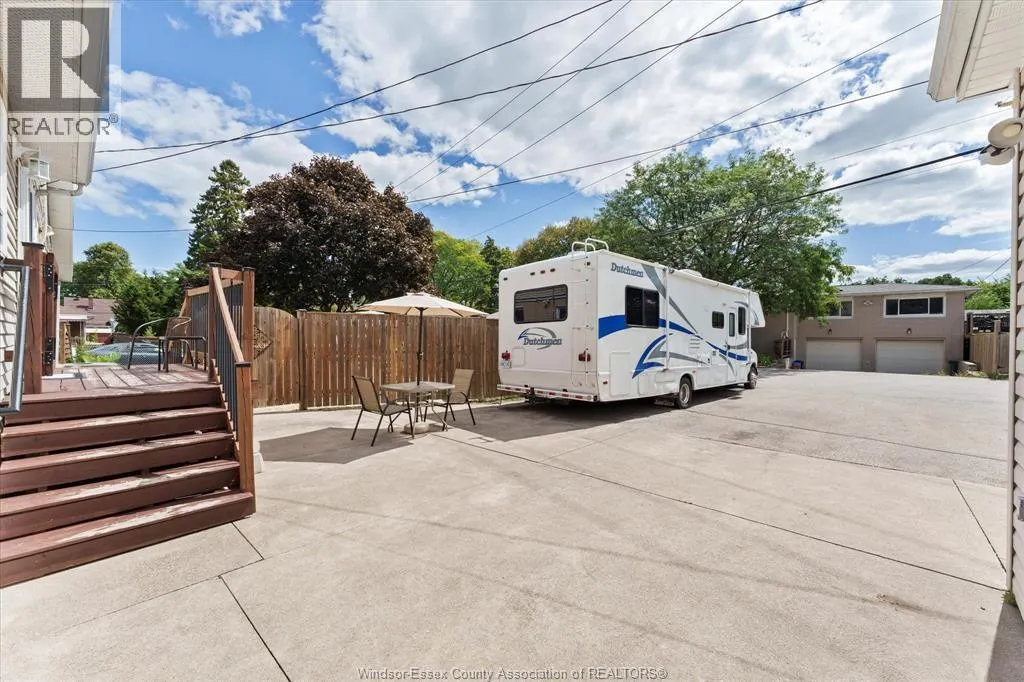 1089 Prado PLACE