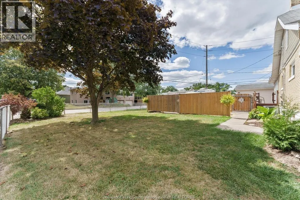 1089 Prado PLACE