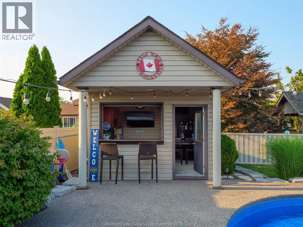 1368 EMMA STREET