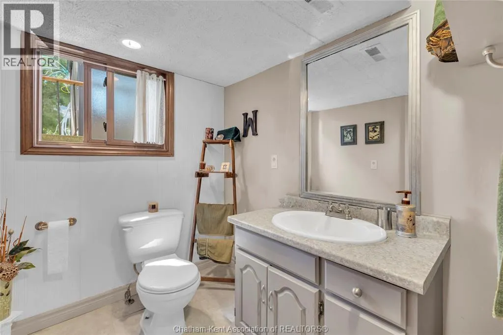 6 CENTENNIAL CRESCENT