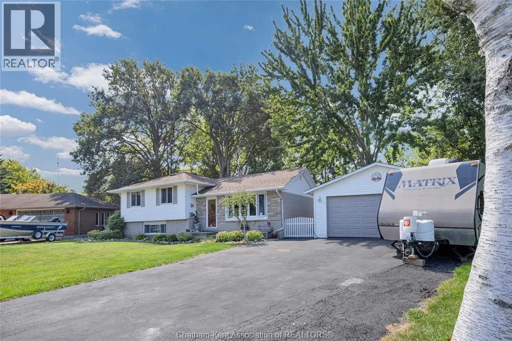 6 CENTENNIAL CRESCENT