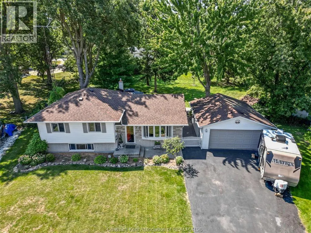 6 CENTENNIAL CRESCENT