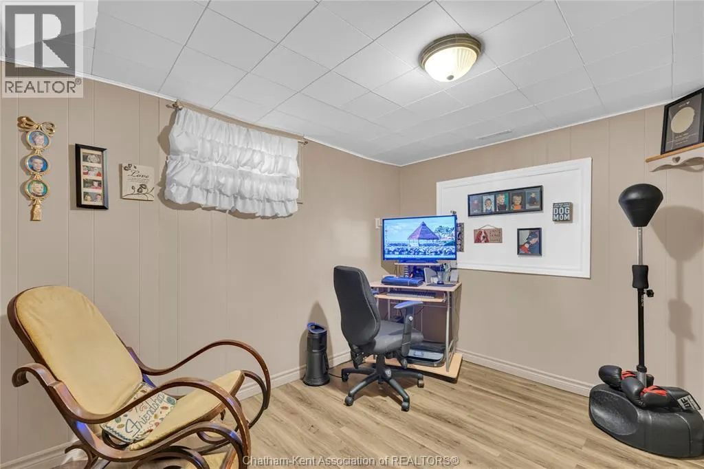 6 CENTENNIAL CRESCENT