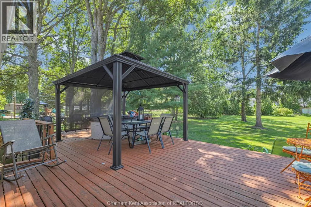 6 CENTENNIAL CRESCENT