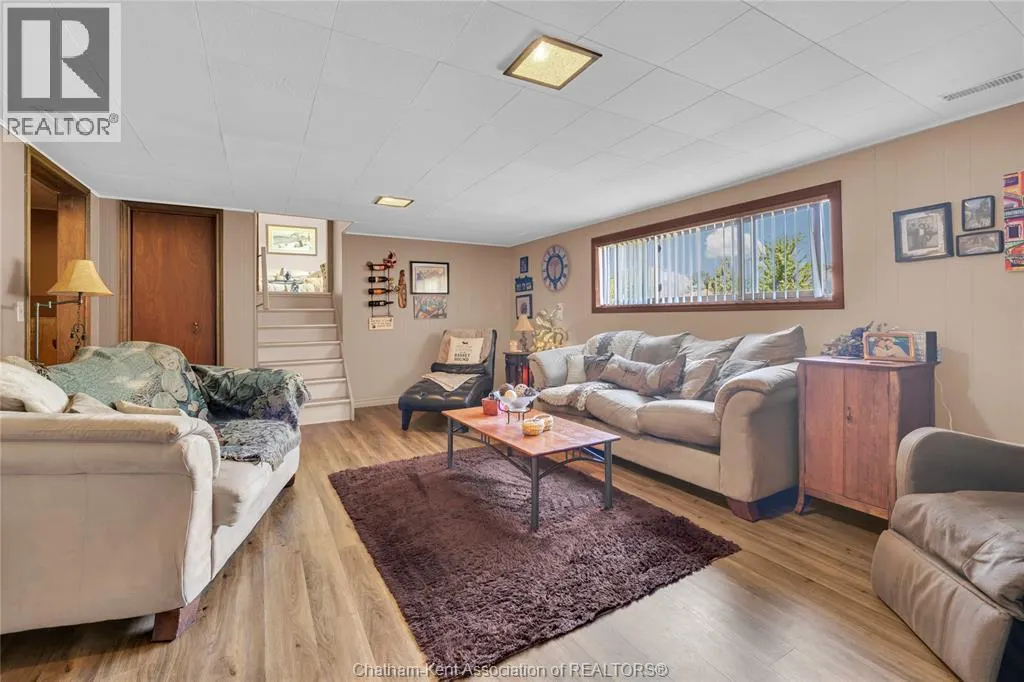 6 CENTENNIAL CRESCENT